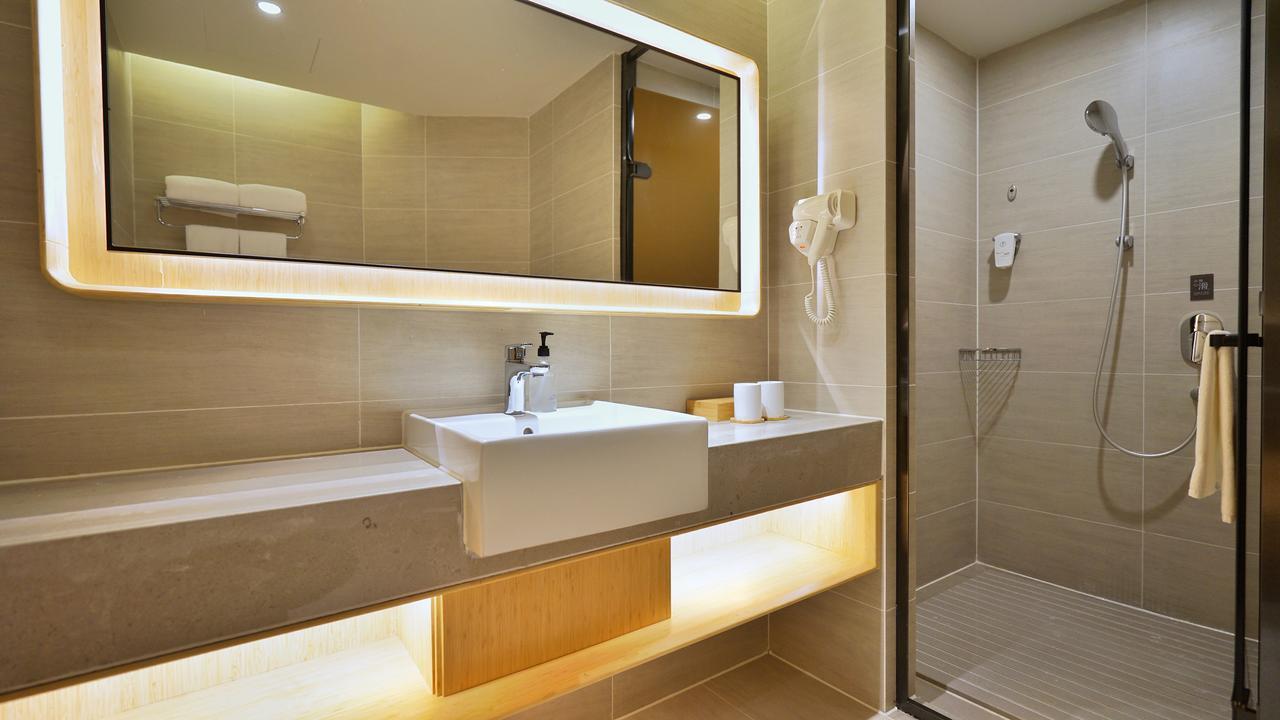 Ji Hotel Shanghai Hongqiao National Convention And Exhibition Center Huaxiang Road Zewnętrze zdjęcie